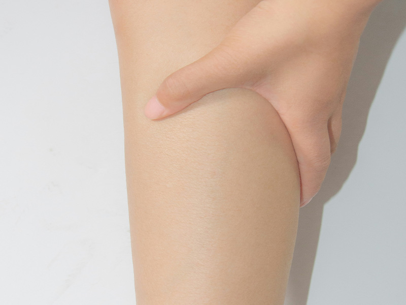 【見逃し厳禁！】毎晩の「足の疲れ」が一瞬で消える秘密の裏技！