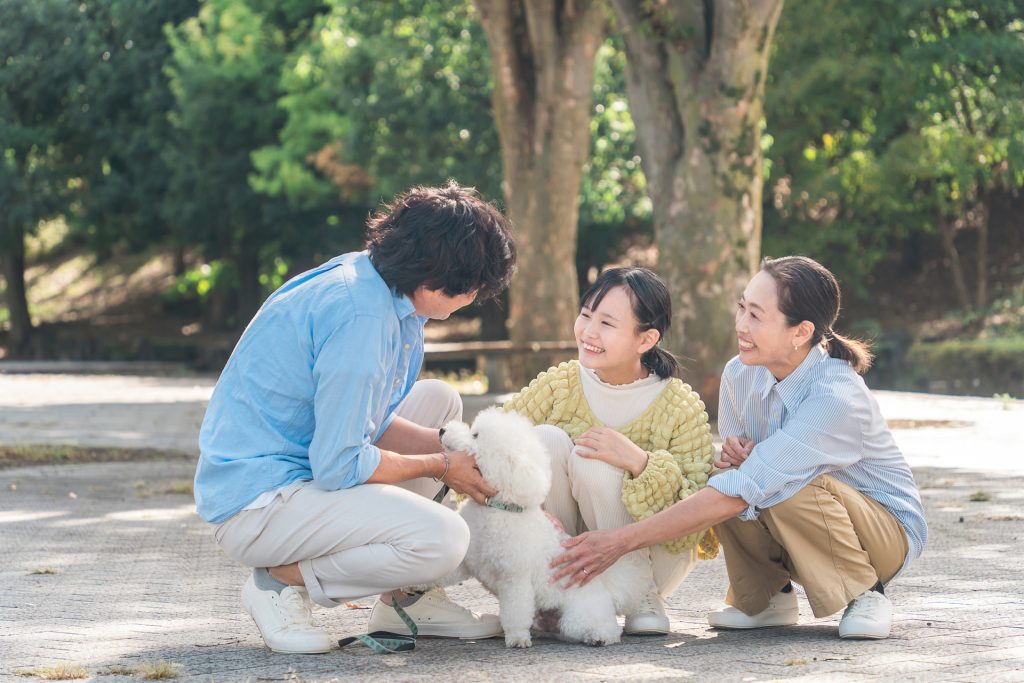 「ひとりで全部やるの…無理じゃない？」一人暮らしでペットを飼う若者が抱える“現実”が切実すぎる